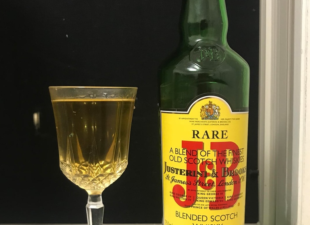 Словно принц на белом коне! Обзор одного из самых красивых ноутбуков 2021 года — MSI Sword 15A11UE с бочкой дёгтя в ложке мёда